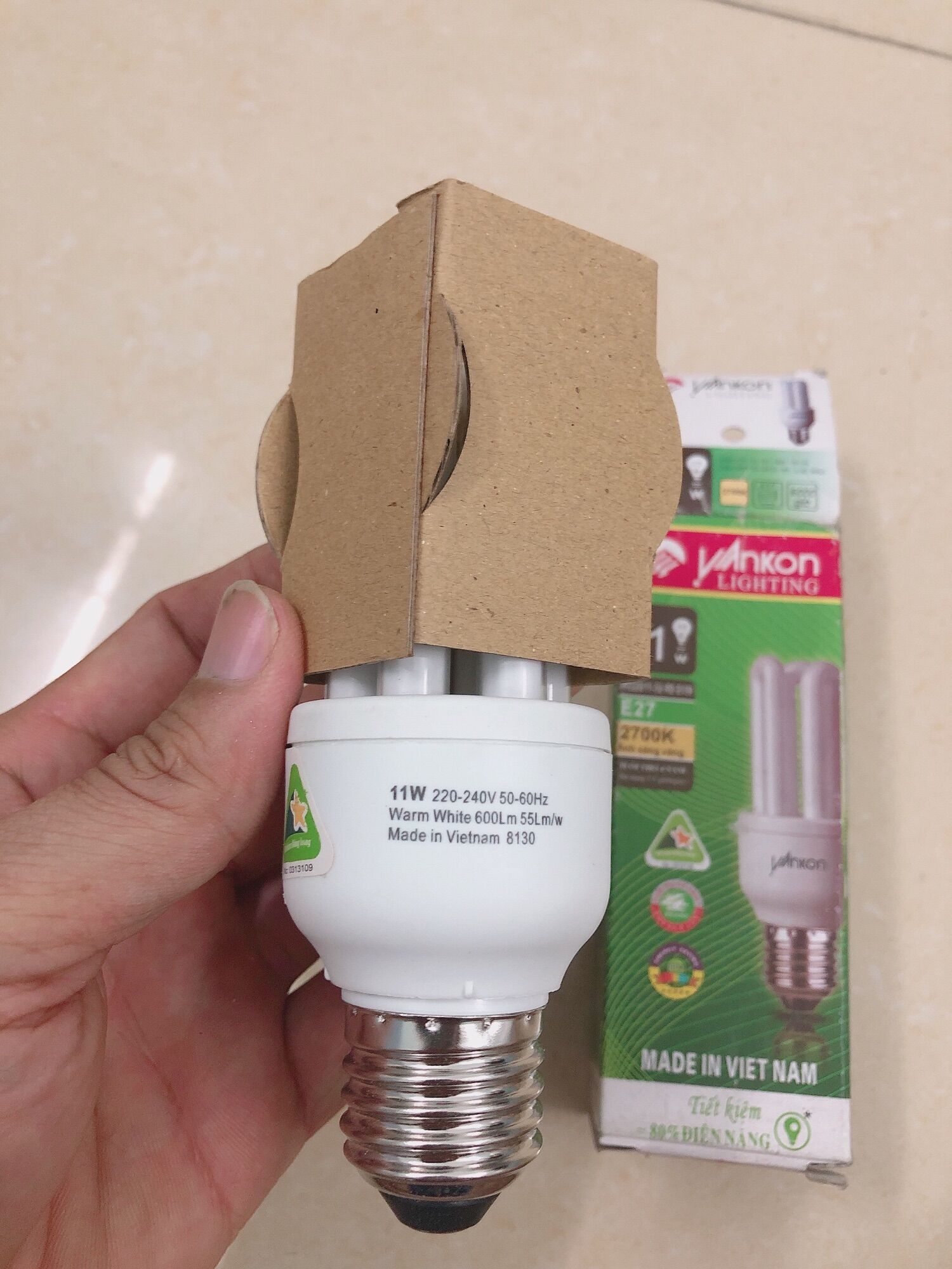 [HCM]bóng compact 11w đuôi E27 ánh sáng vàng Vankon