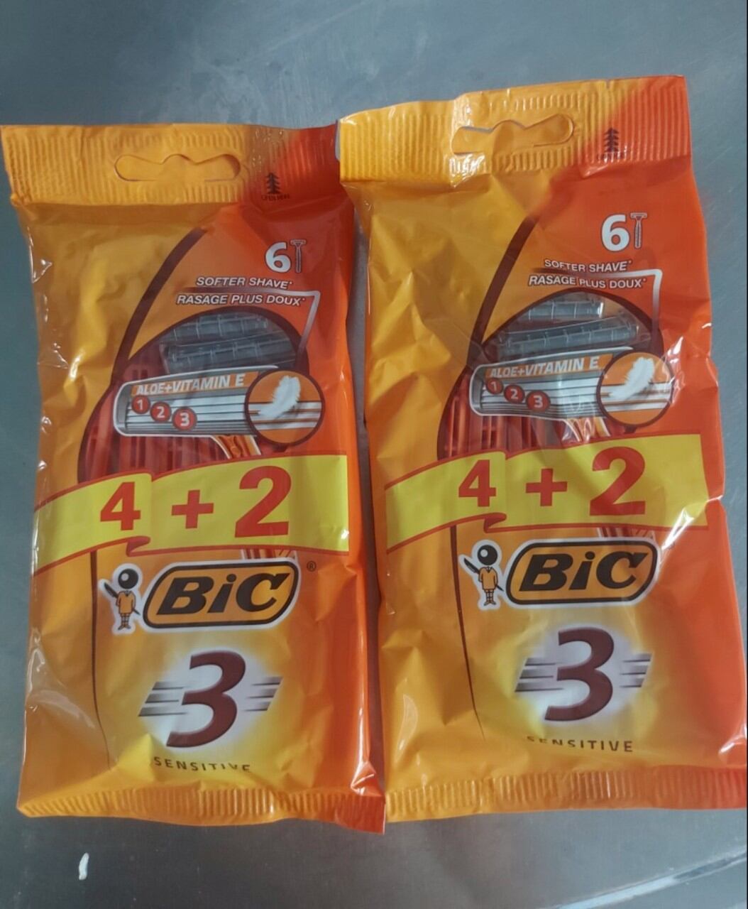 Dao cạo râu BiC 3 lưỡi x 4 cái tặng 2