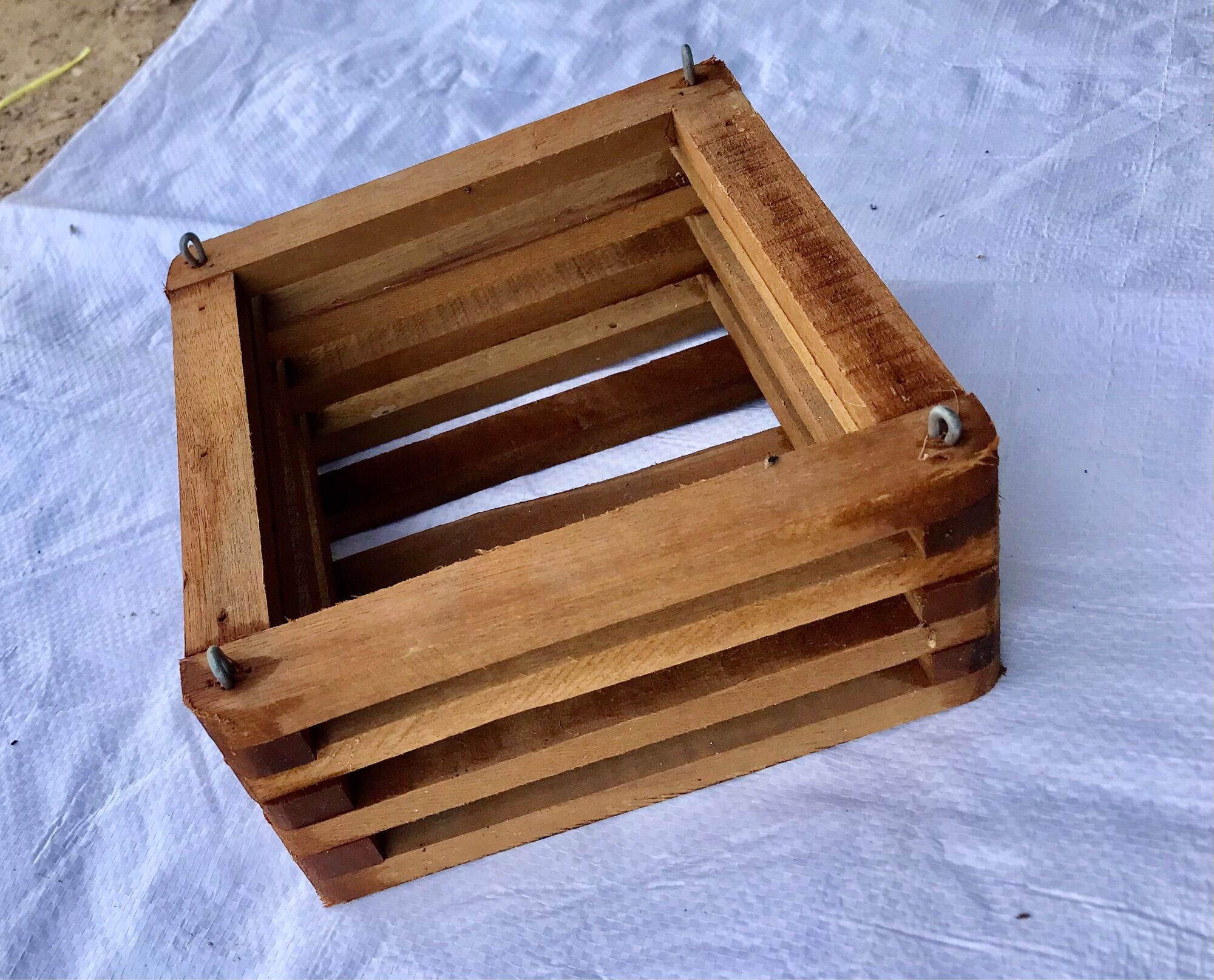 Chậu gỗ vuông trồng Lan 18x18 (cm)