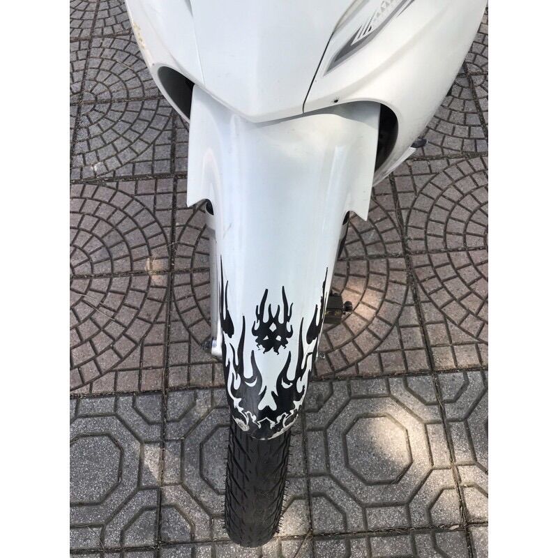 Decal dán mõm xe máy cực chất