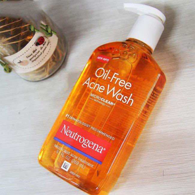 Sữa rửa mặt kiểm soát dầu nhờn neutrogena oil-free acne wash 269ml