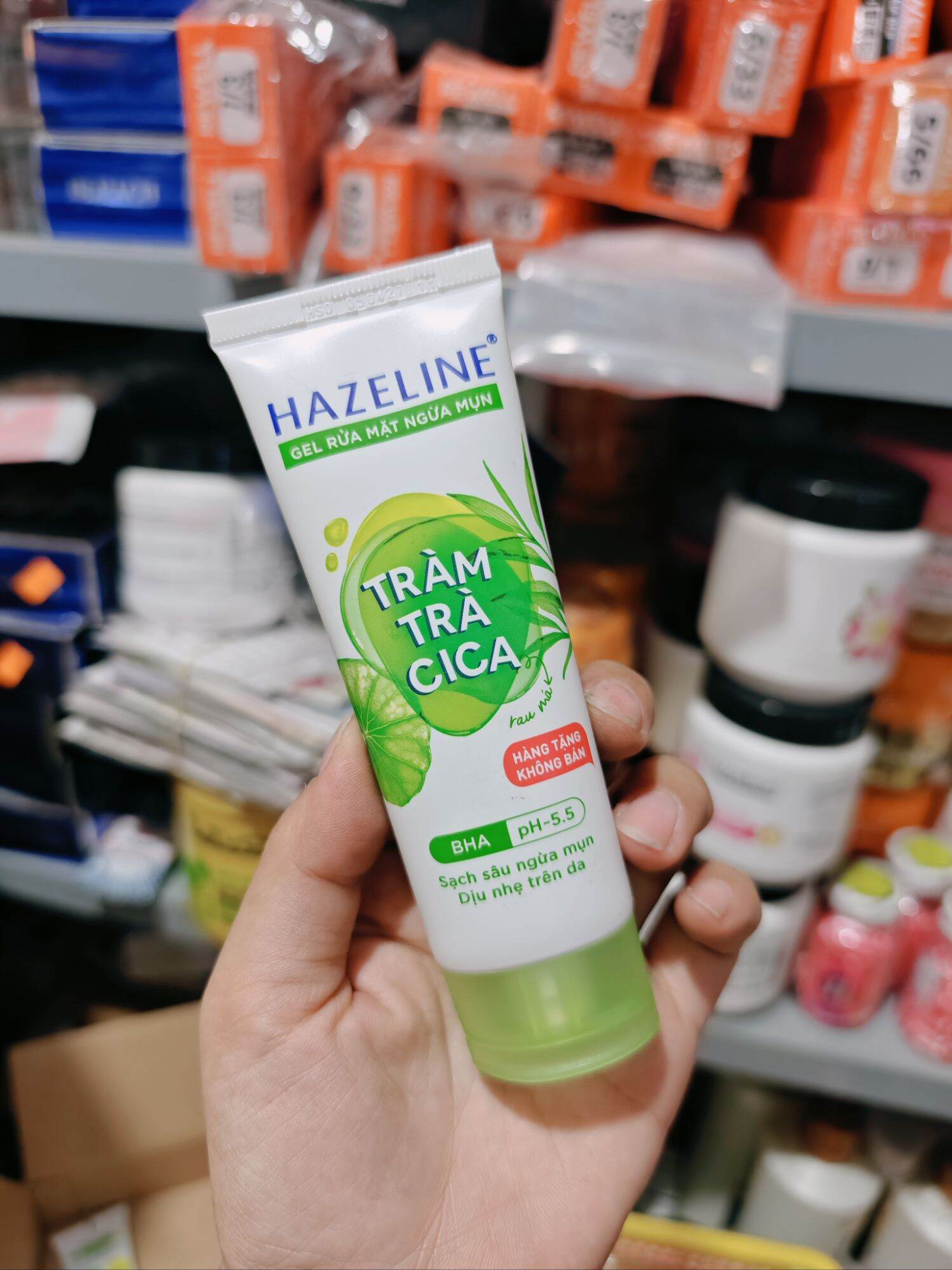 Sữa rửa mặt ngừa mụn hazeline tràm trà cica 40g
