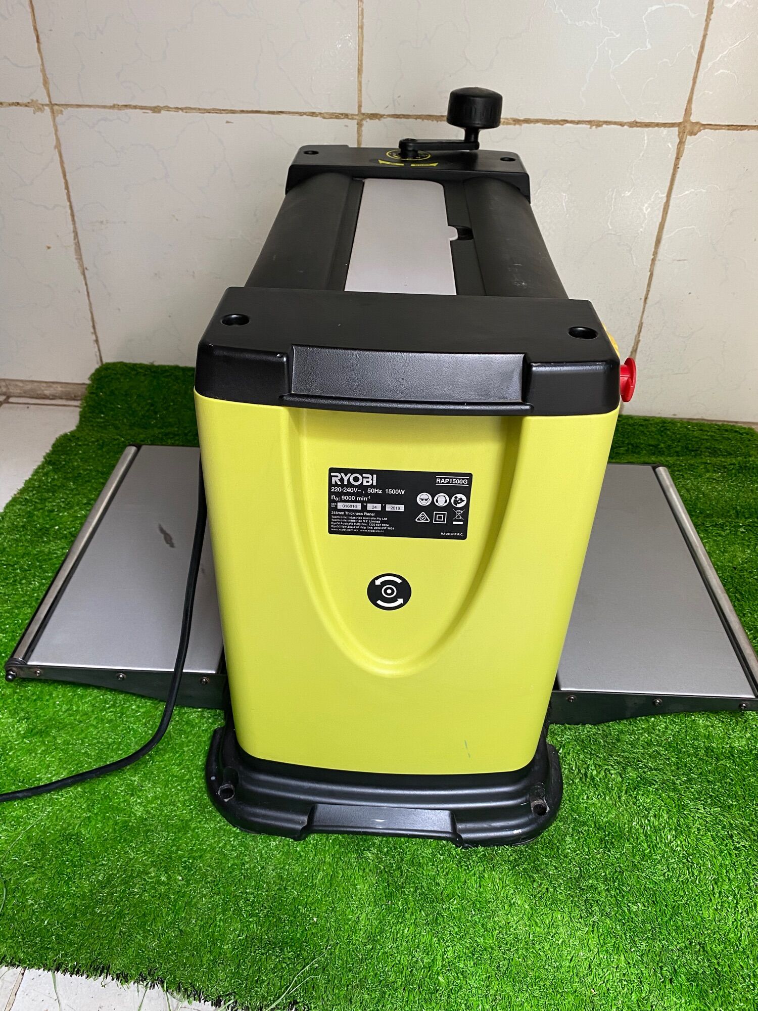 Máy Bào Cuốn Ryobi 1500W