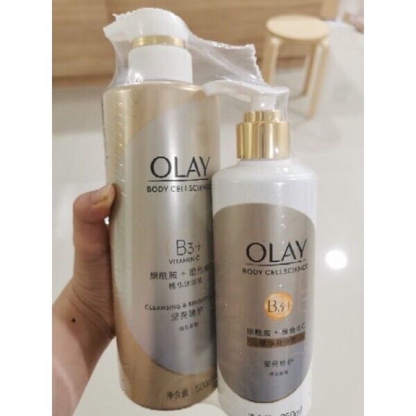 Sữa dưỡng thể Olay B3 + Vitamin C có sẵn