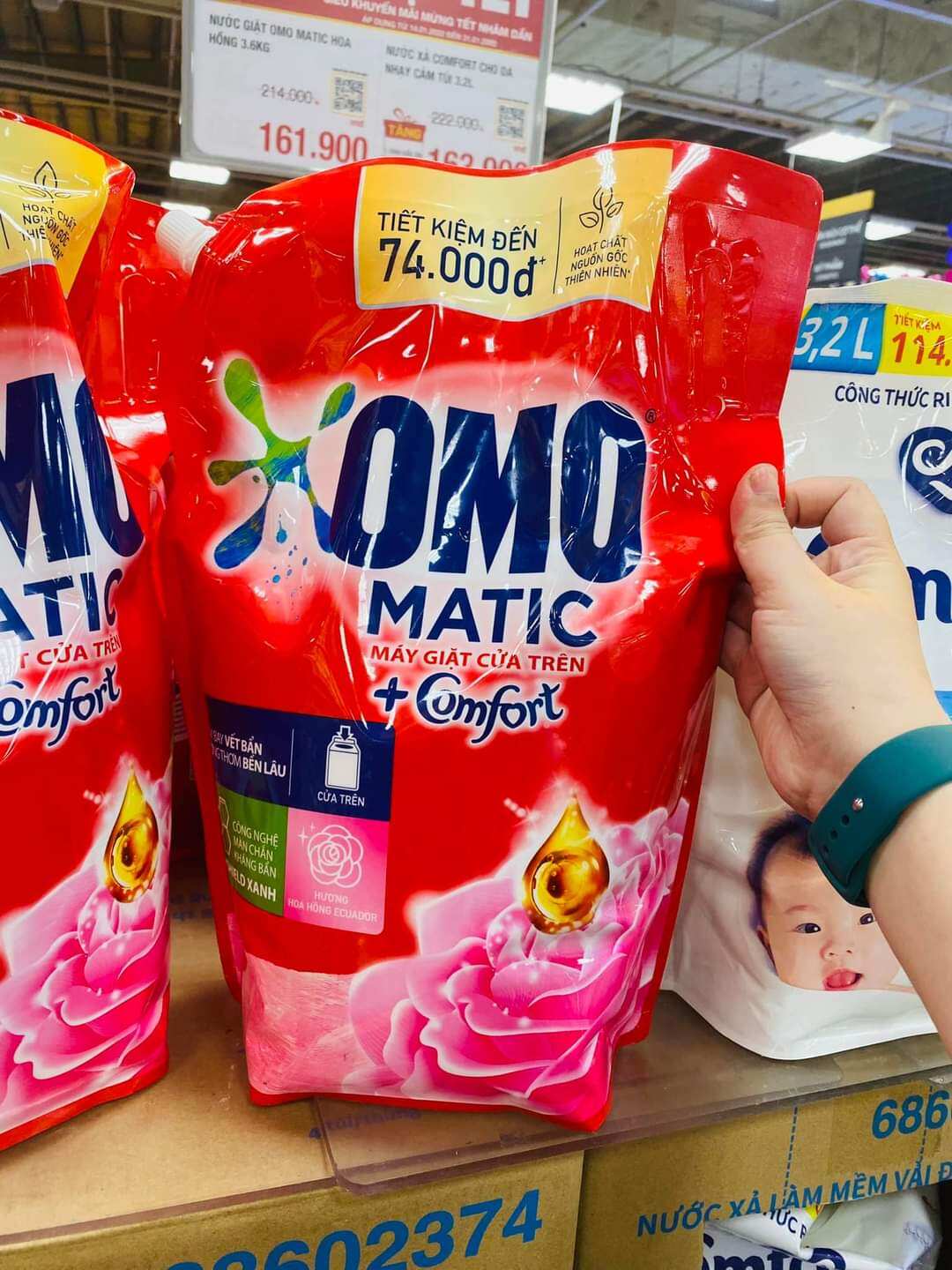 Nước Giặt Omo Comfort Tinh Dầu Thơm Cho Cửa Trên 1Túi 3,6kg - 
👍Nước giặt Omo Comfort kết hợp