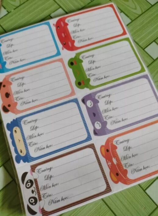 Set 32 chiếc nhãn vở có keo dán sẵn