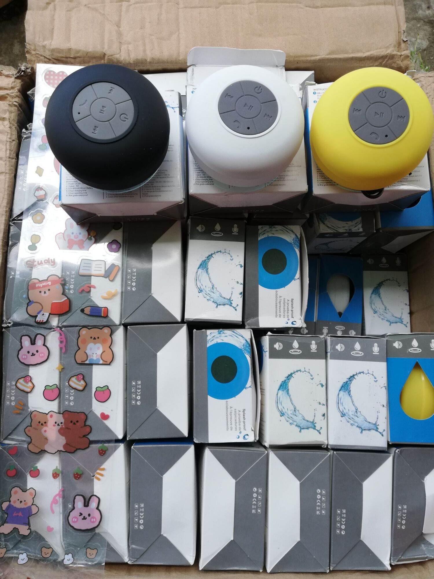 Loa  mini bluetooth chống nước có sticker dán kèm