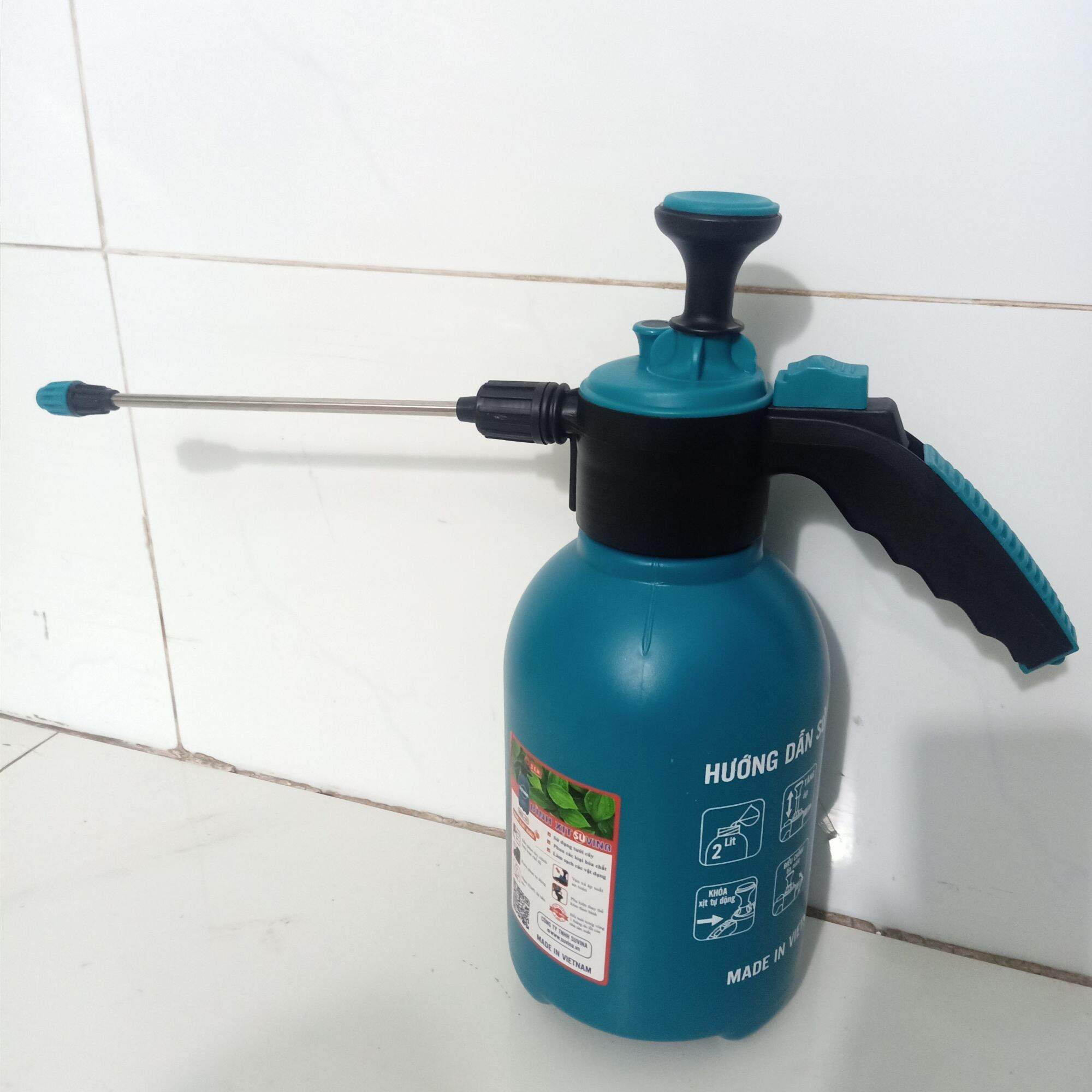 Bình xịt tưới cây Suvina 2L cần dài 20 cm