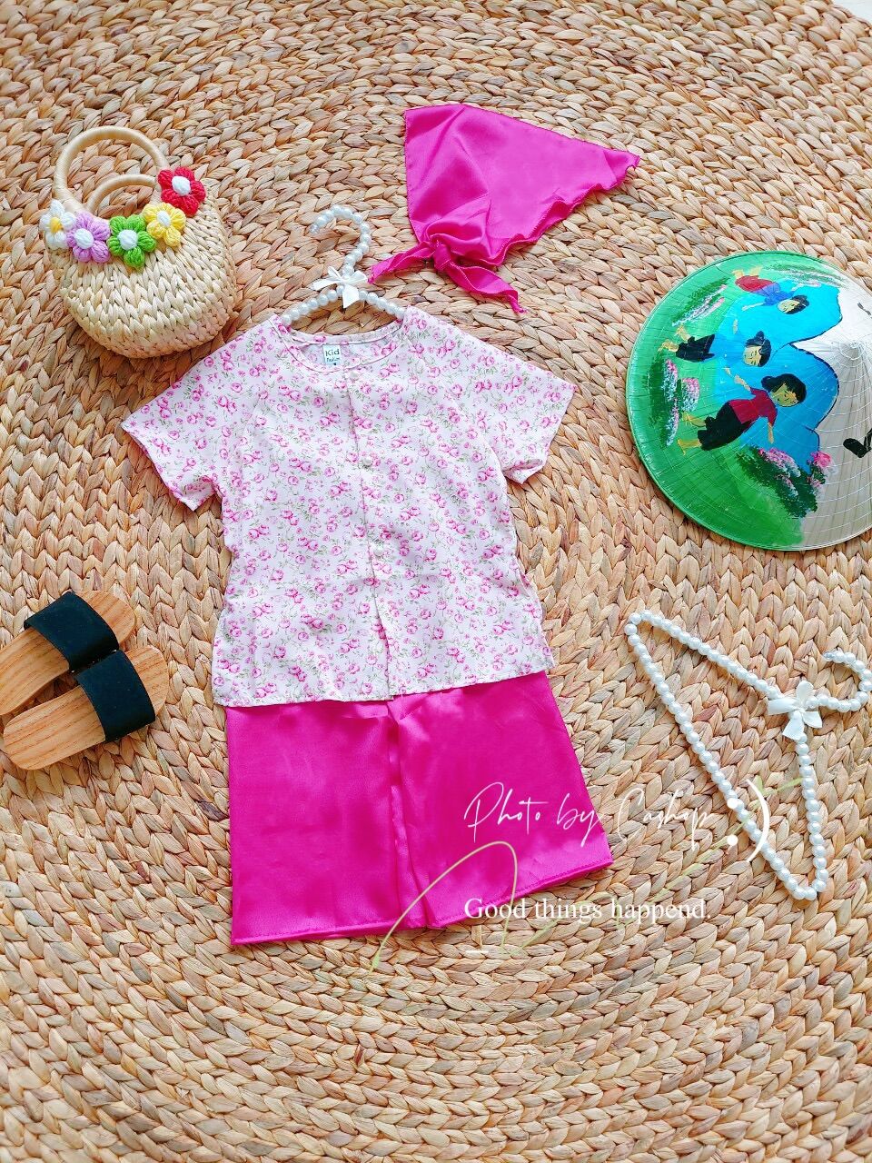Set bà ba hoa lụa kèm khăn cho bé gái