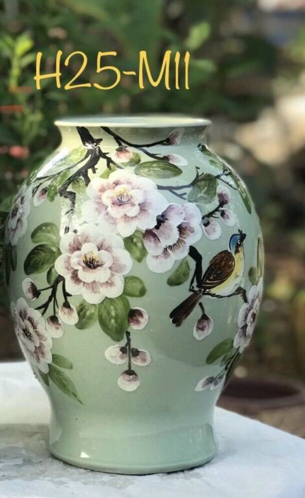 Bình cắm hoa. Gốm sứ Bát Tràng.