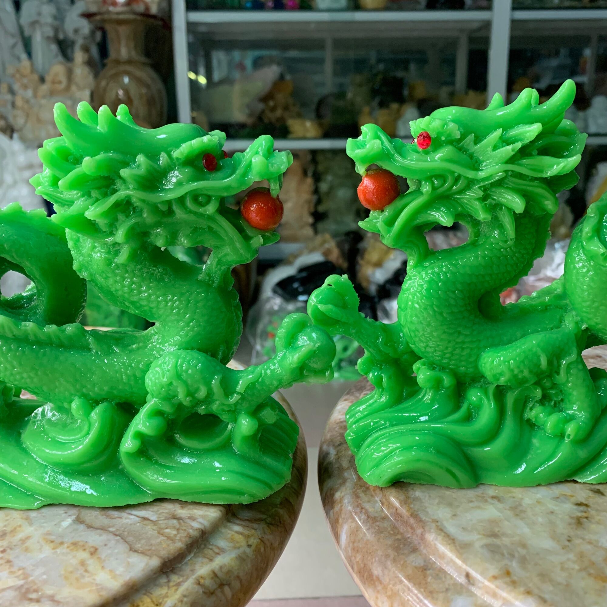 Cặp Rồng Ngậm Ngọc Đá Đúc - ngang 30cm