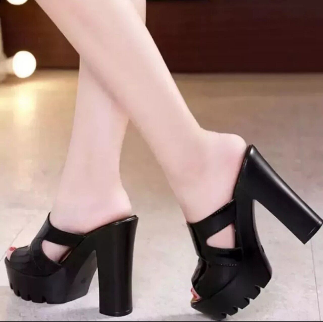 Dép cao gót khuyết eo 9p₫&&&