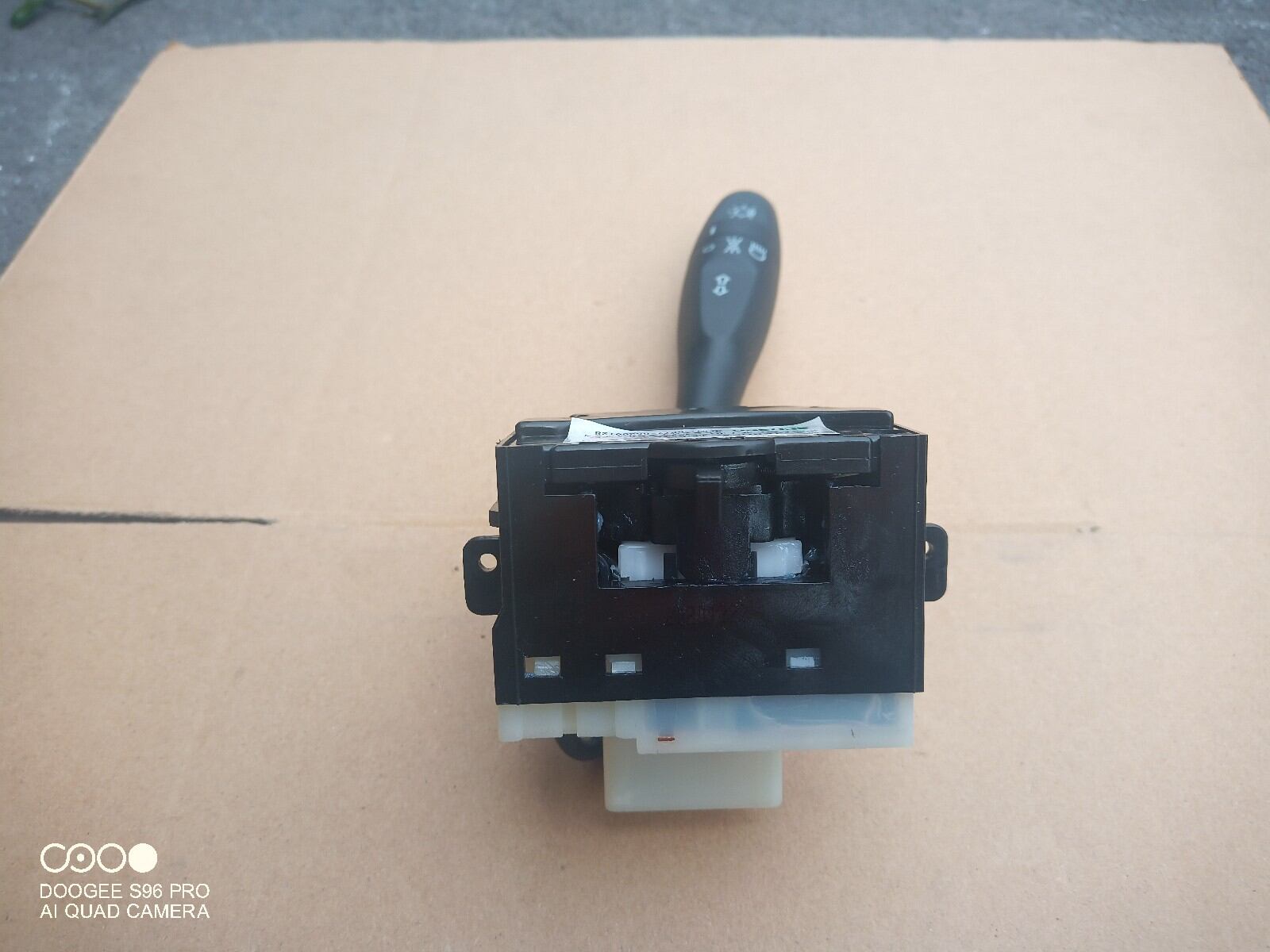 Công tắc đèn pha cột vô lăng (Switch turn signal lamp & lighting) Jolie VB2W 4G63
MR329636
