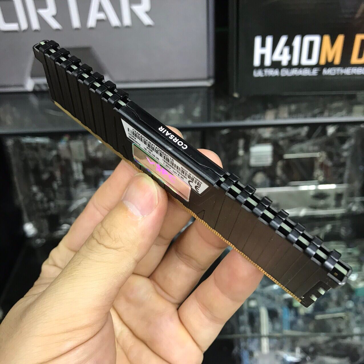 Ram ddr4 8gb corsair vengeance bus 2666 - bảo hành 03 tháng