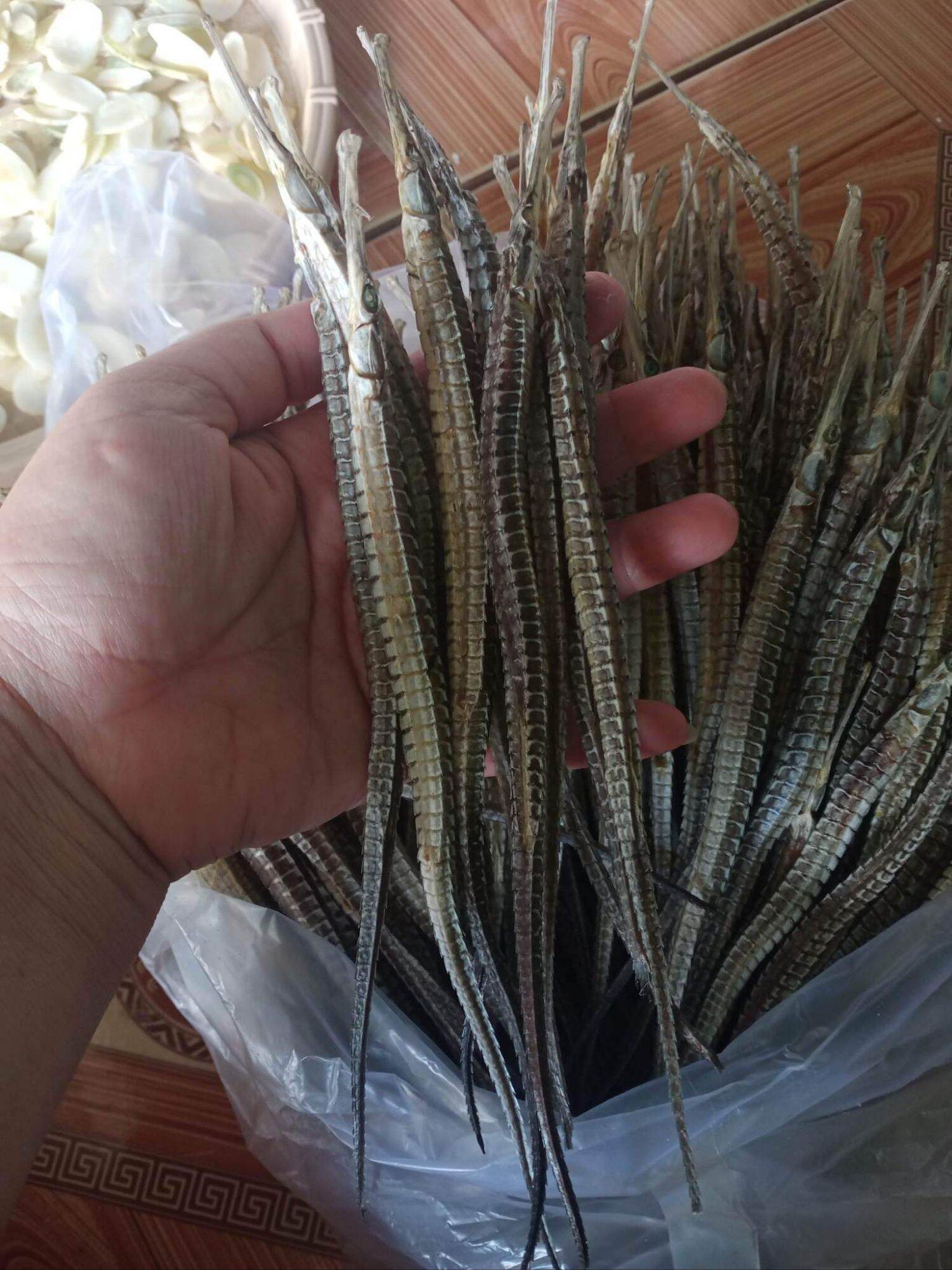 10 con cá hải long khô
