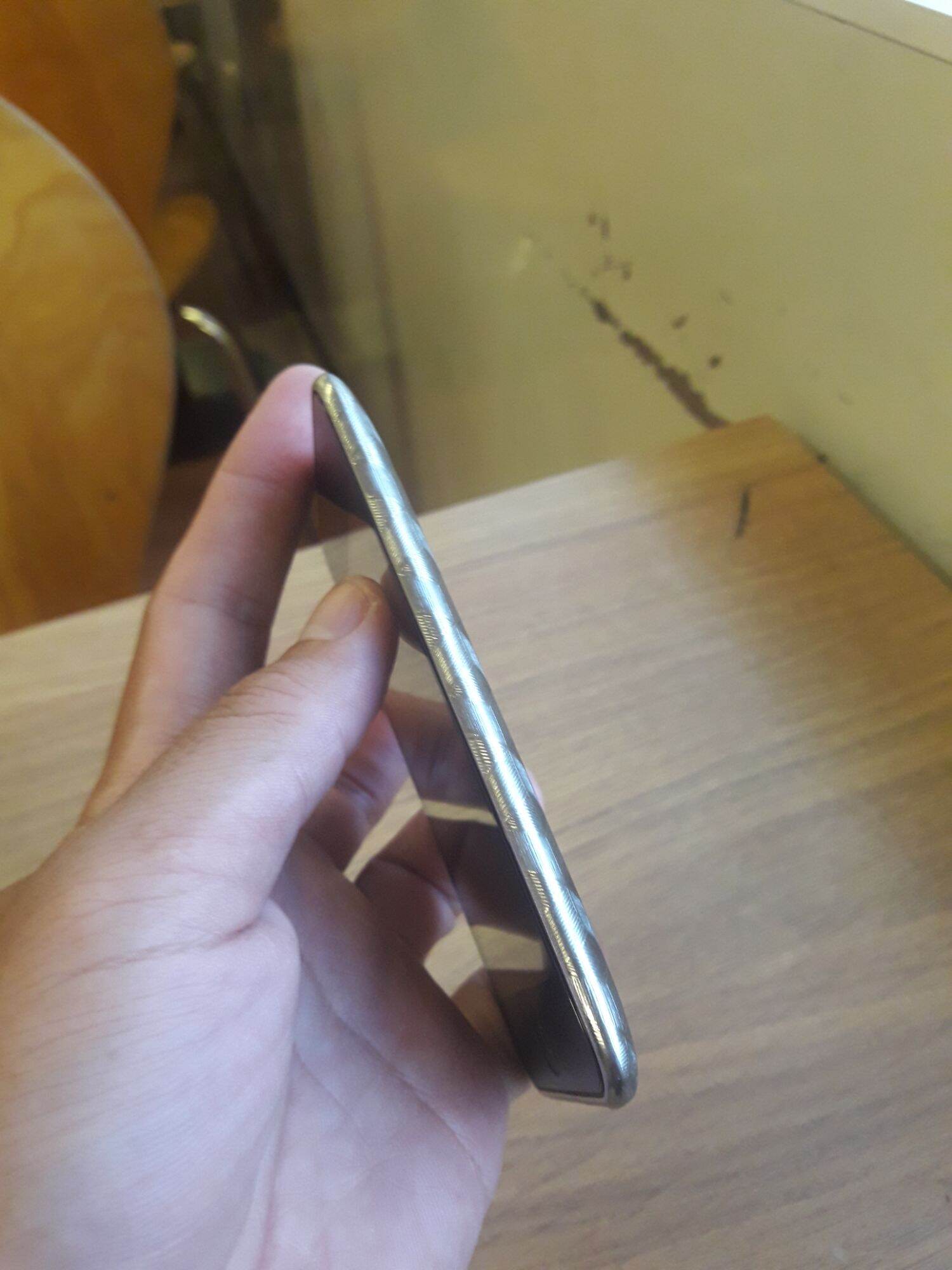 Máy nghe nhạc Touch 2 - hàng qua sử dụng