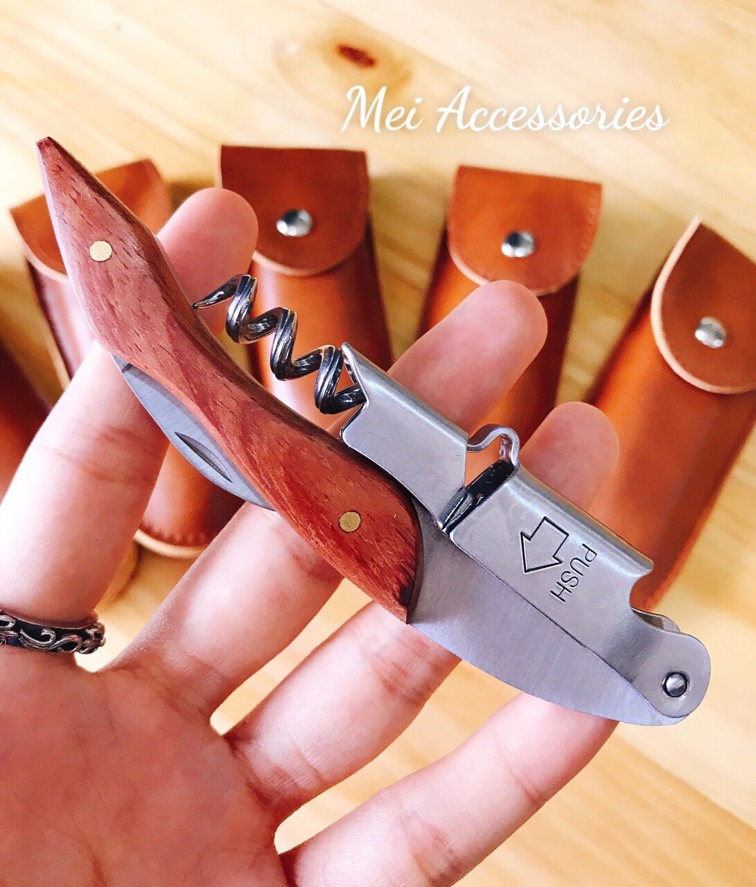 KHUI RƯỢU VANG CÁN GỖ BAO DA