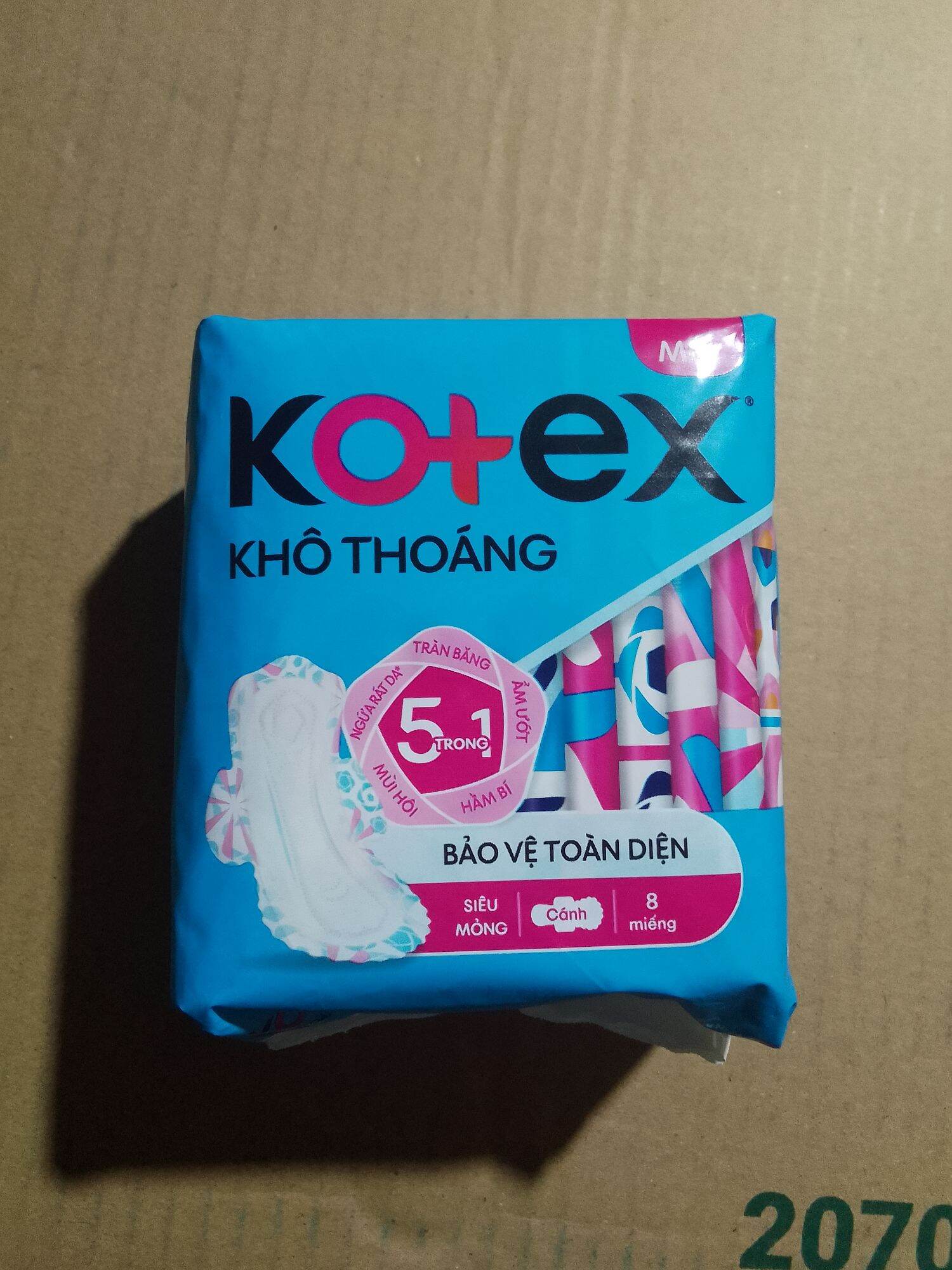 Băng vệ sinh kotex siêu mỏng có cánh 8 miếng