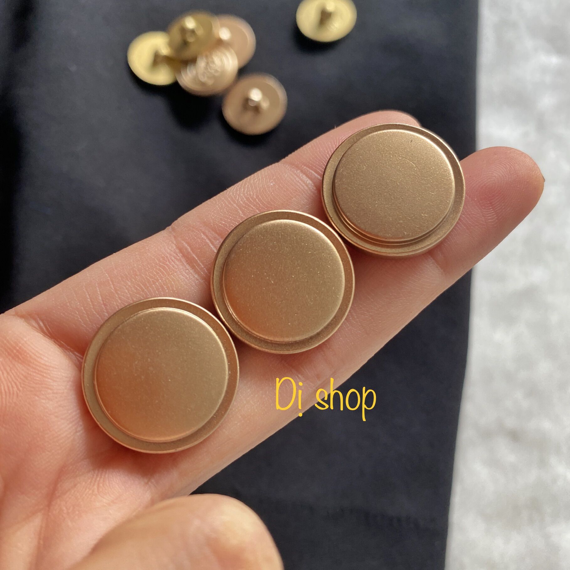Set 5 nút giả đồng size 2cm