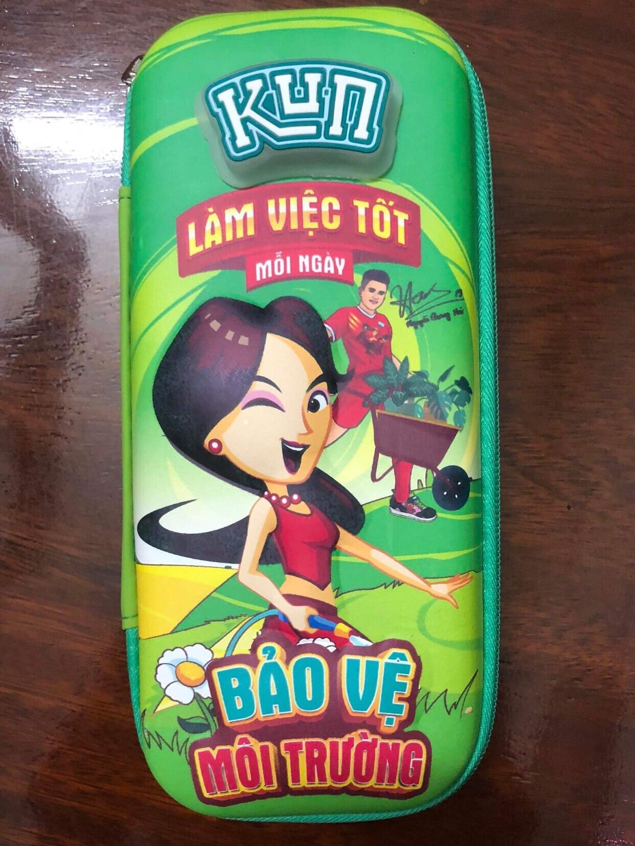 Bộ đồ dùng học tập Kun