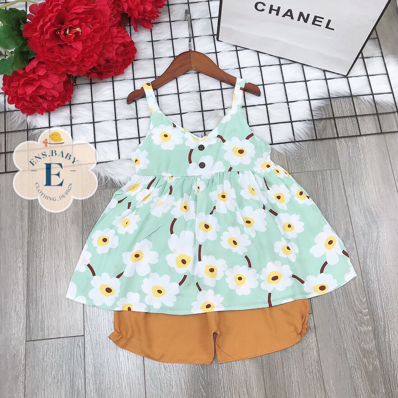 Bộ váy hai dây bản to quần short cho bé enb06