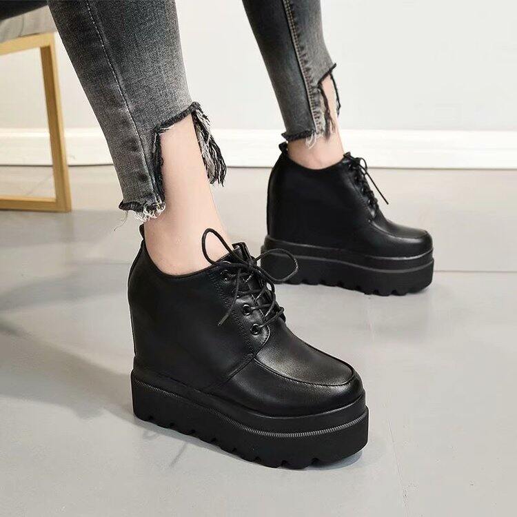 Giày Da Màu Đen Mẫu Mới Thu Đông Giày Nữ Thường Ngày Dễ Phối Phong Cách Hàn Quốc Gót Thuyền Xốp 12Cm Độn Cao Bên Trong Đế Siêu Dày Nữ