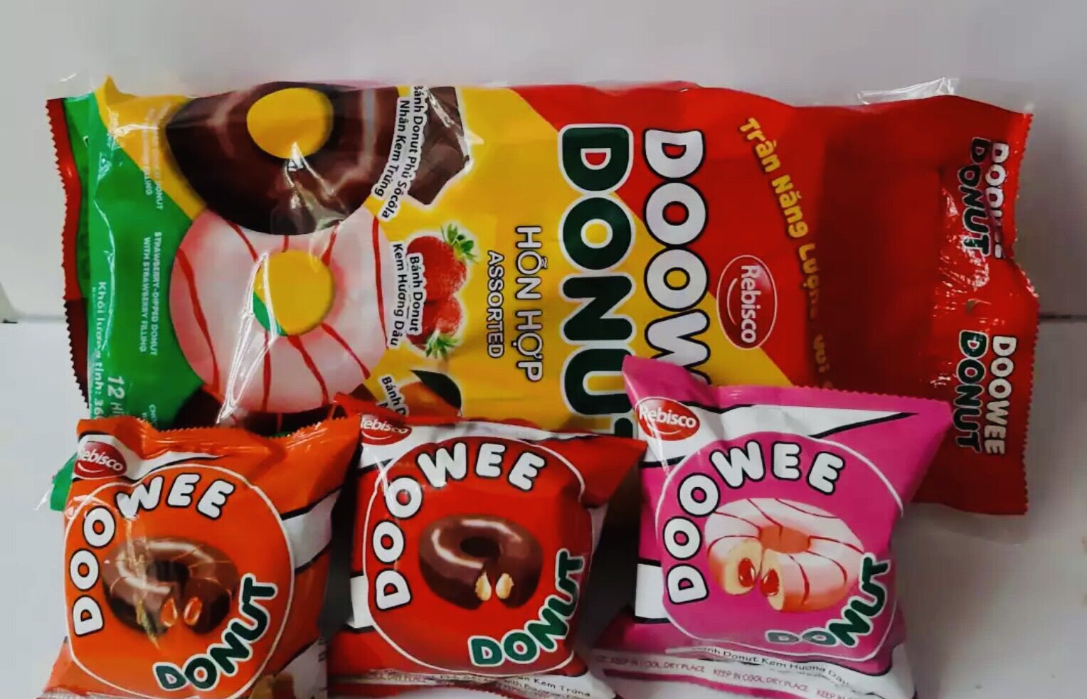 COMBO 12 GÓI BÁNH  DOOWEE DONUT PHỦ SOCOLA (mùi SÔ-CÔ-LA)