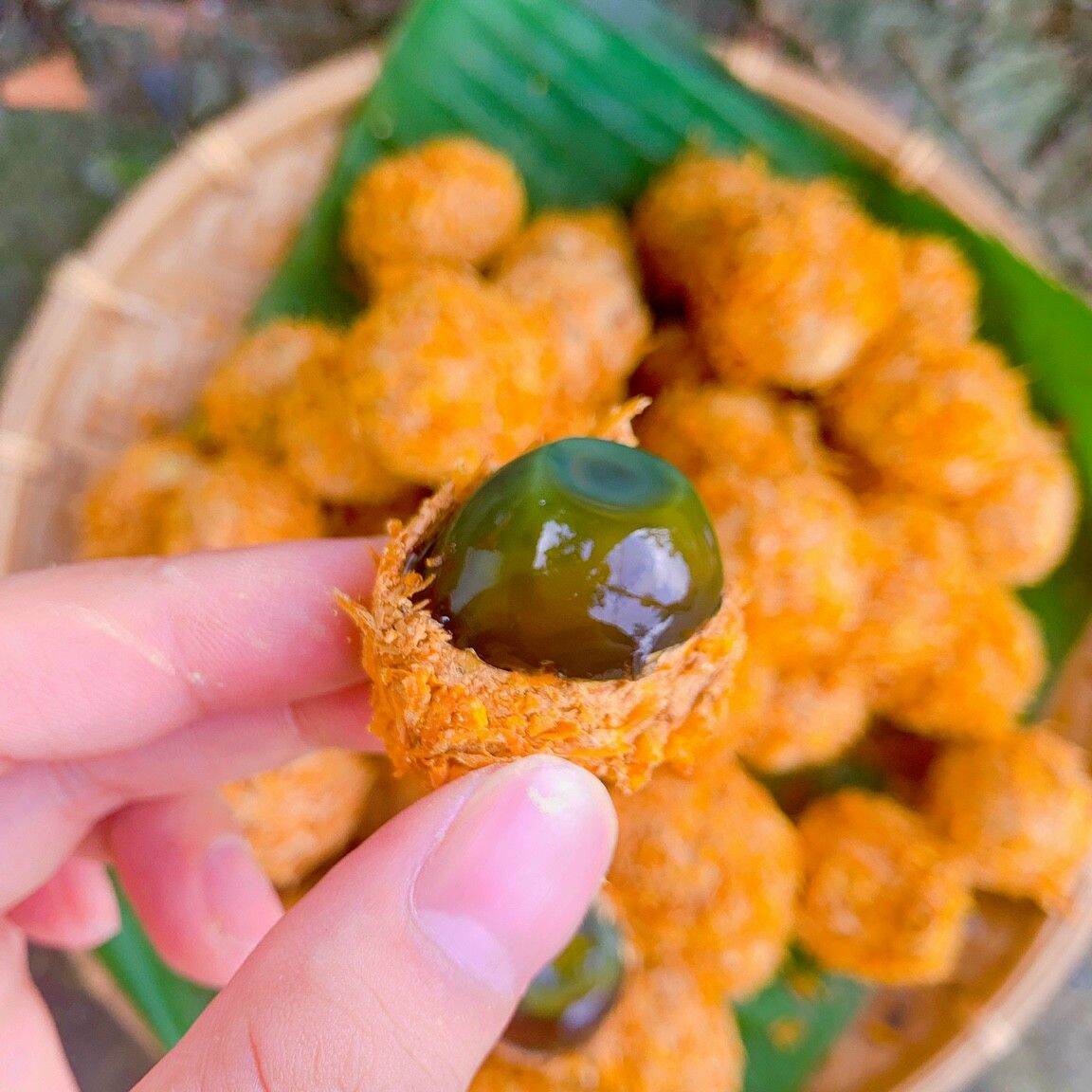 Trứng cút bắc thảo hộp 50 trứng