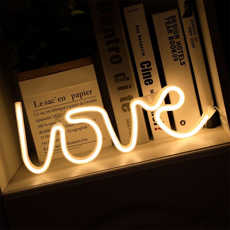 Chữ Love đèn led Leon trang trí