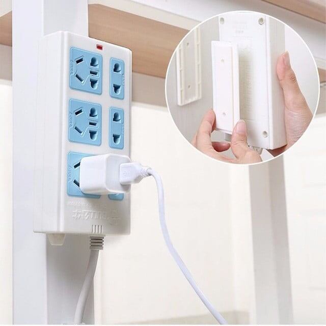 Miếng dán tường treo ổ cắm điện, modem, wifi.