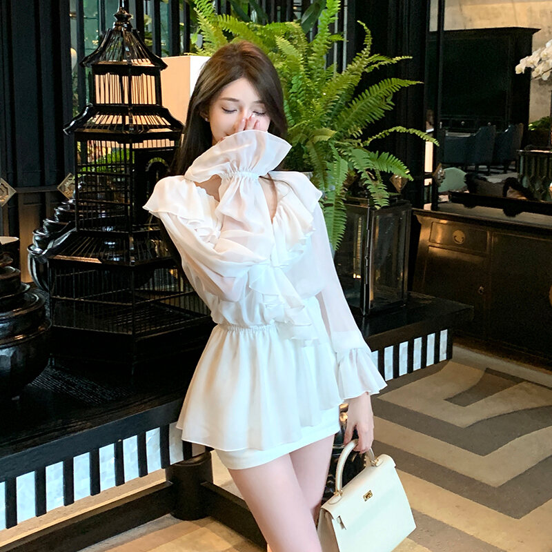 Chill Qier Thanh Lịch Áo Sơ Mi Gỗ Hồng Mộc Cổ Chữ V Vải Voan Với Viền Bèo Tay Áo Xuyên Thấu Trắng Áo