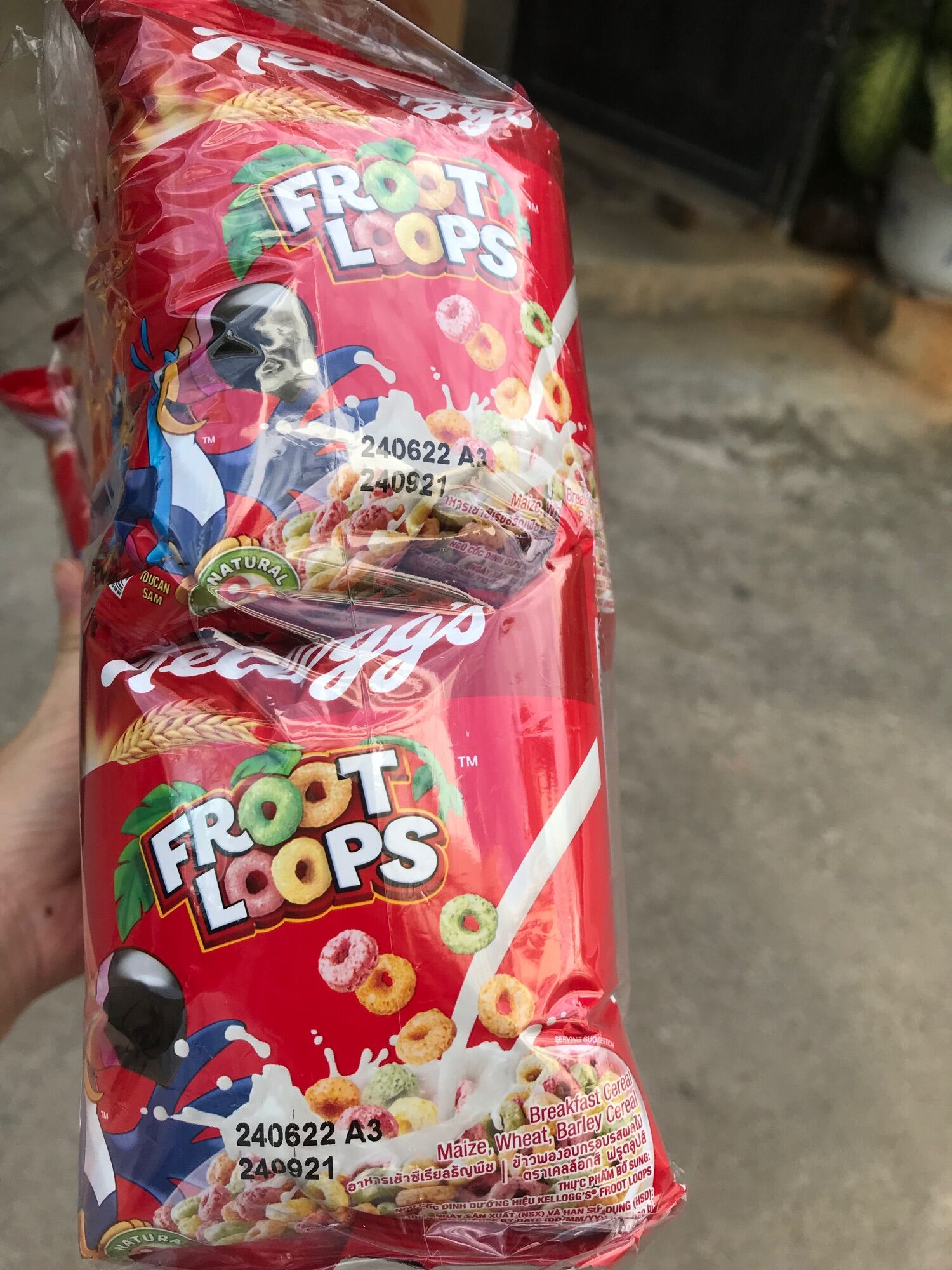 Lốc 12 gói Ngũ cốc Kellogg s Froot Loops Thái Lan vị trái cây gói 15g
