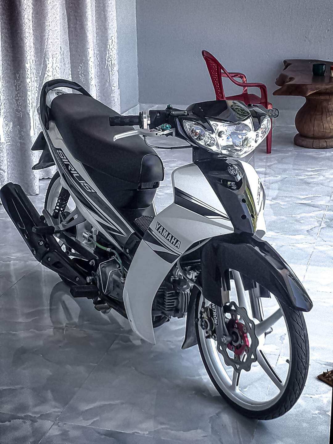 Tem rời sirius trắng phối đen tem zin , tặng kèm set logo