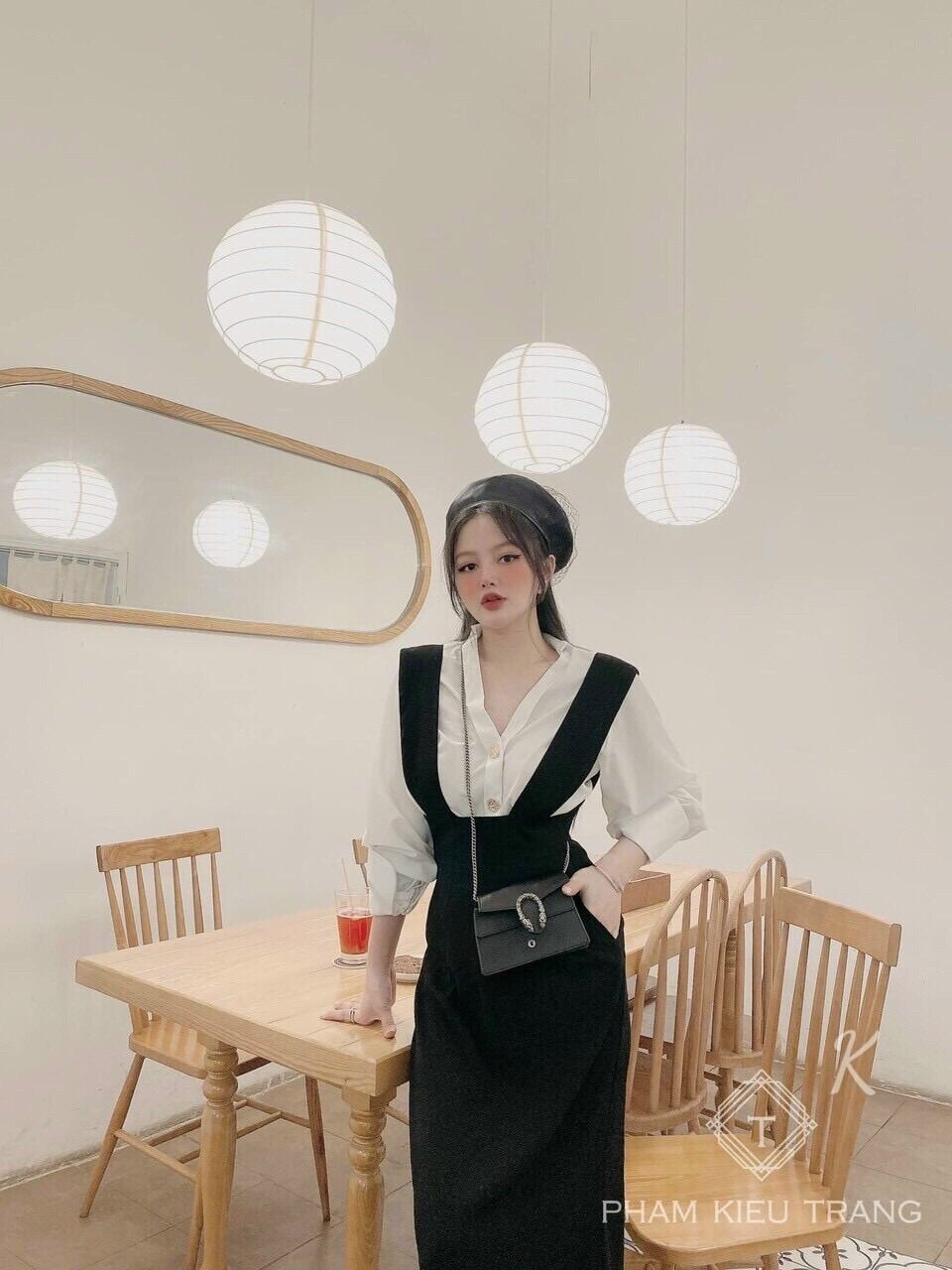 Set yếm body đen kèm sơ mi trắng BG