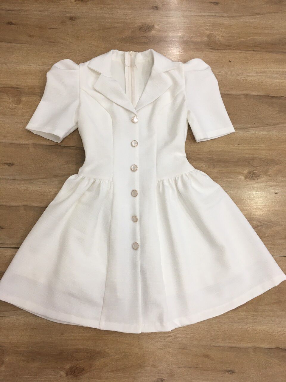 Đầm Cổ Vest Nút