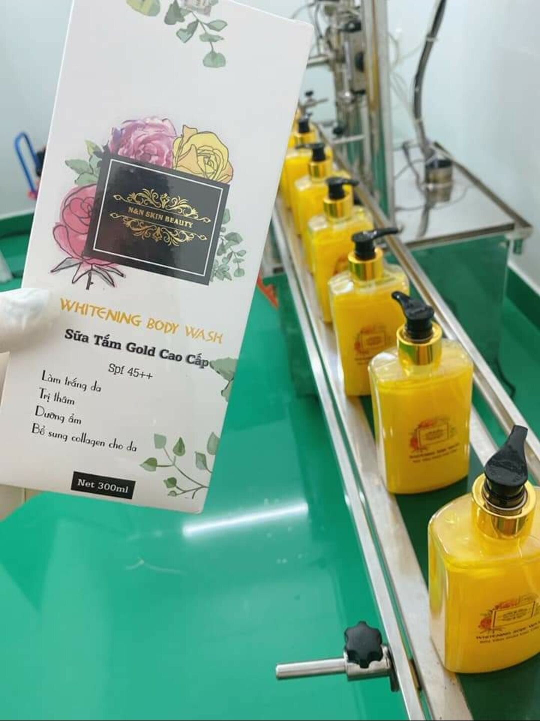 SỮA TẮM KÍCH TRẮNG VÀNG 24K