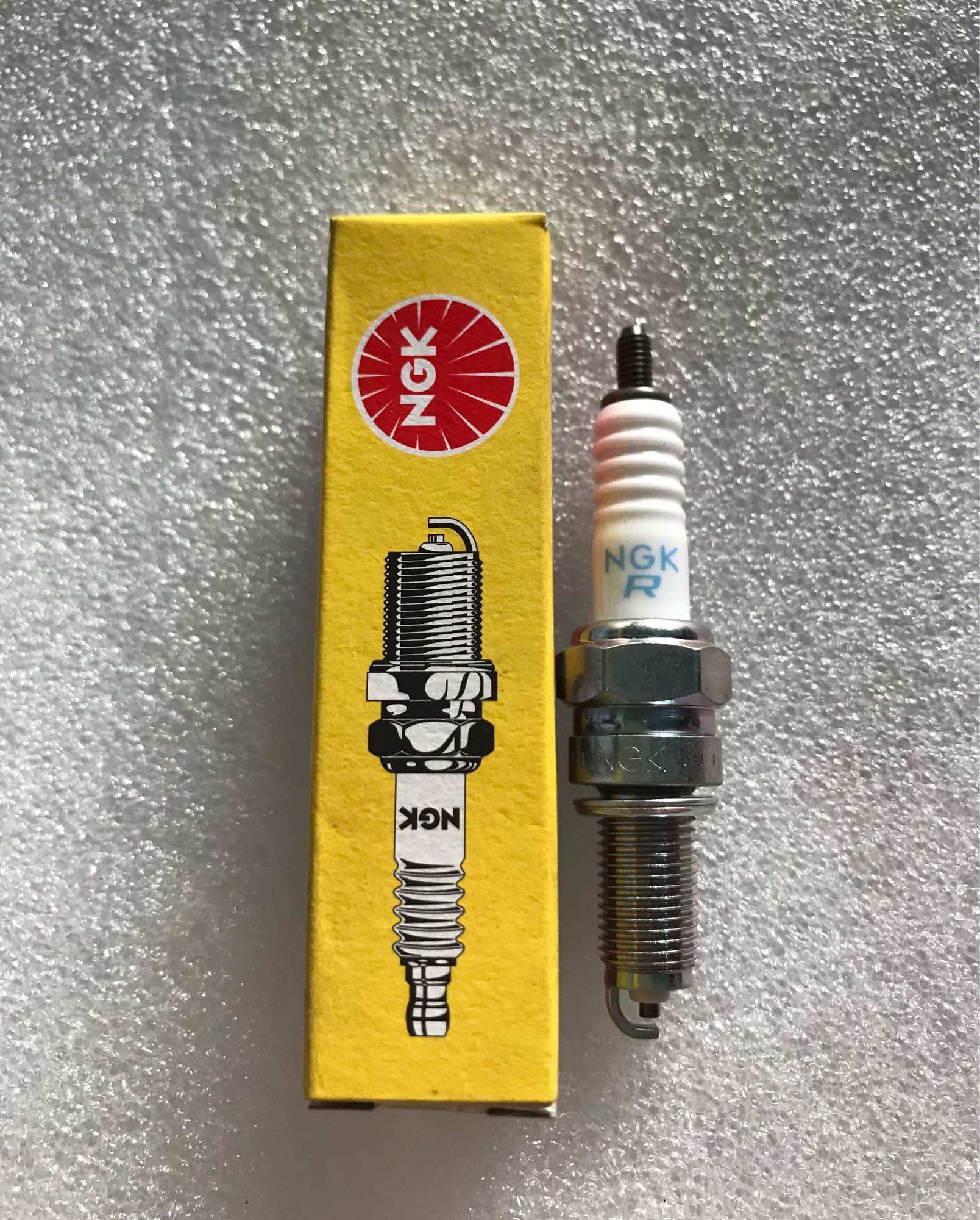 Bugi NGK CPR6EA-9 (chân dài)chính hãng