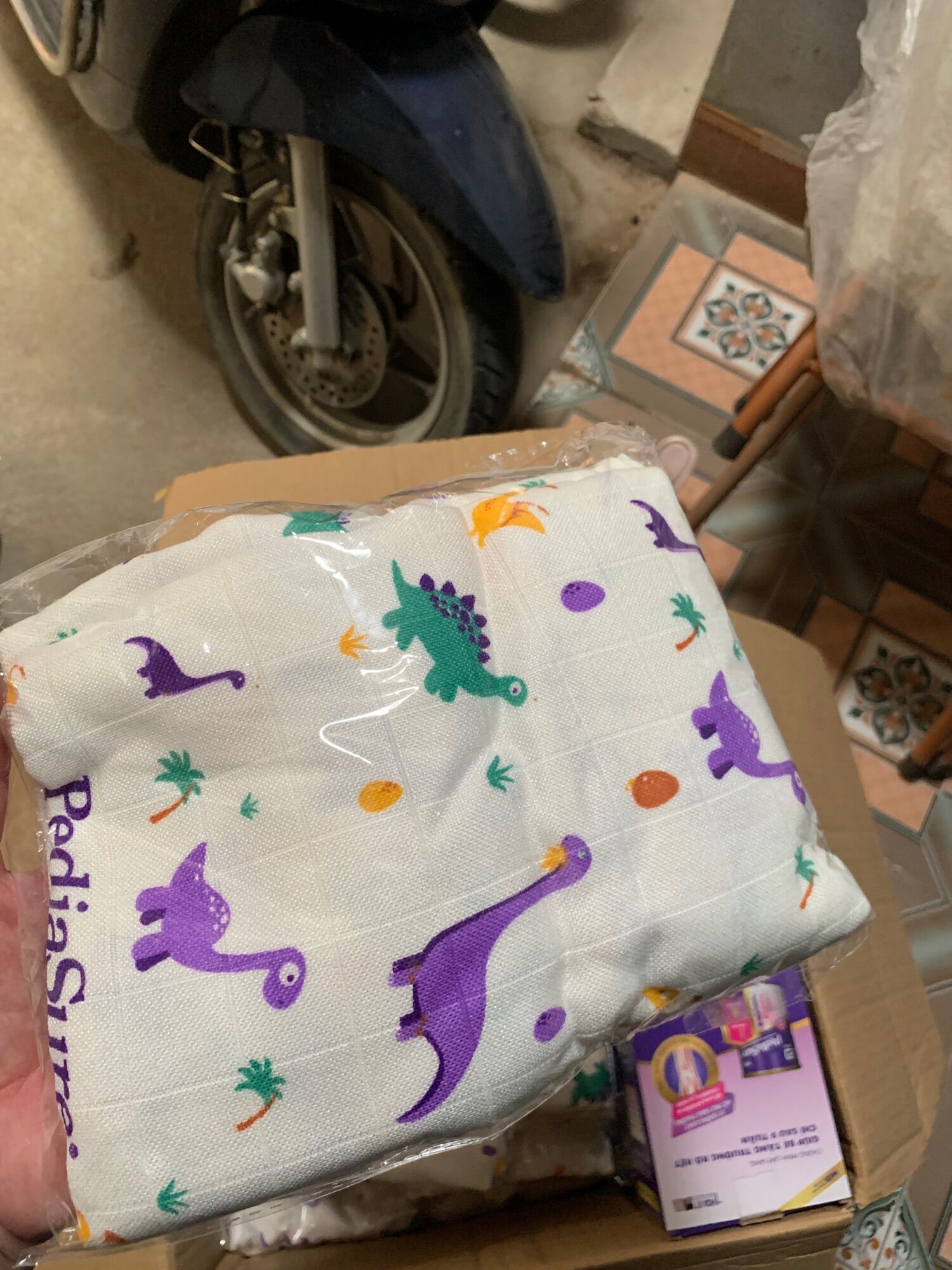 Chăn PEDIASURE bo viền SỢI TRE