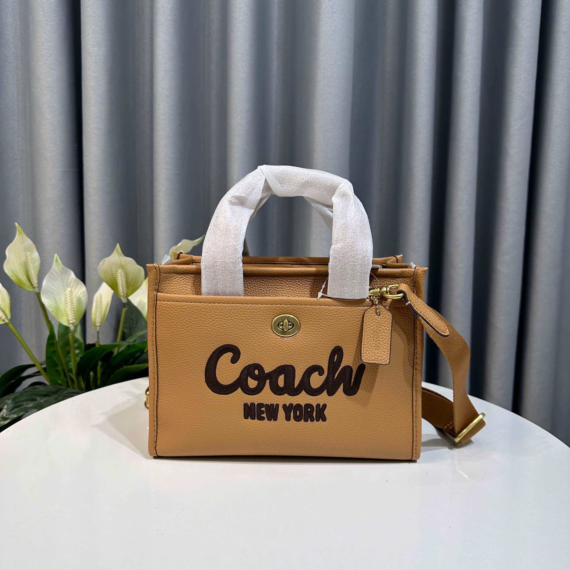 Túi tote nữ màu nâu tây CARGO TOTE BAG 26✨✨CAM66