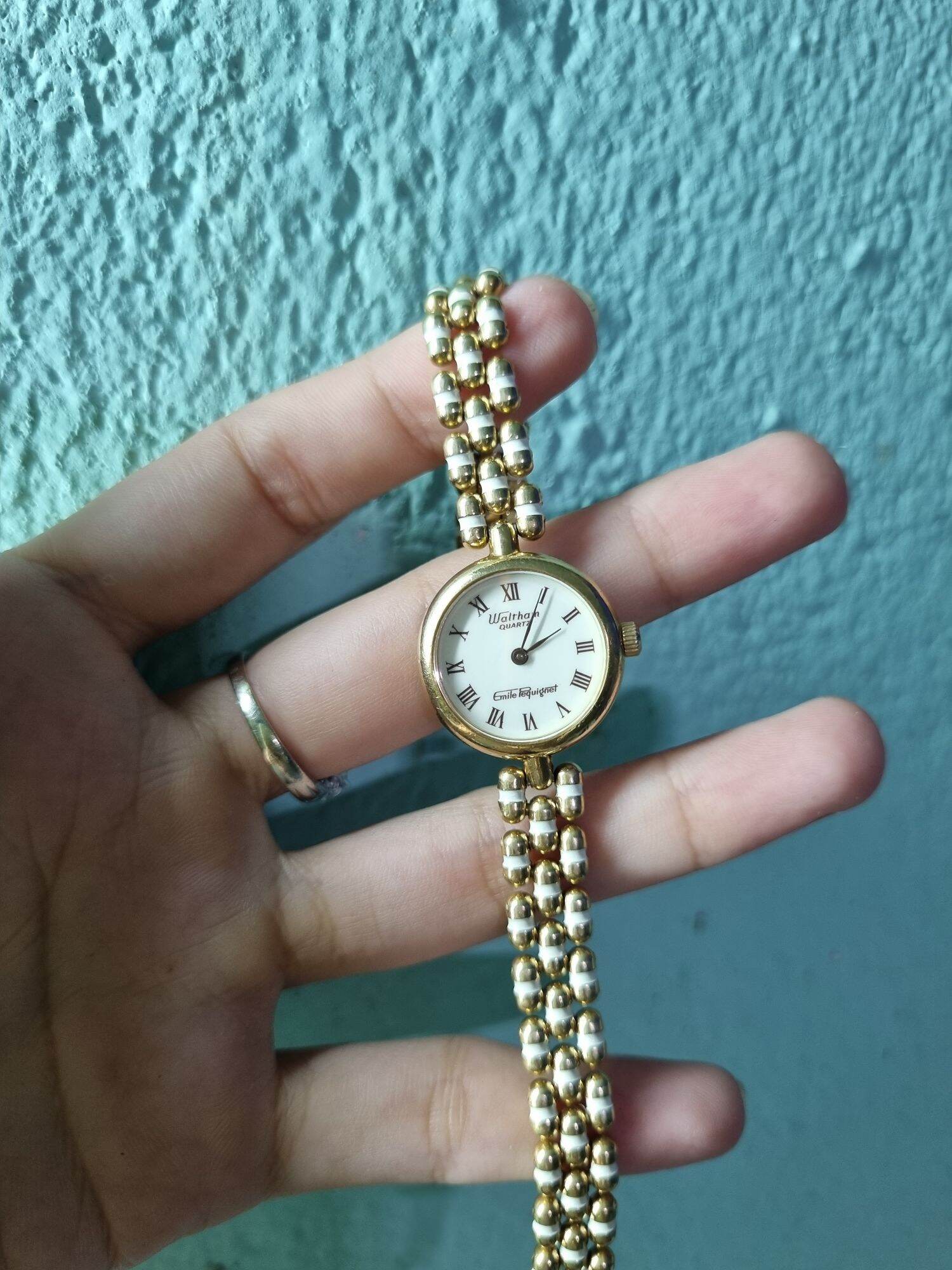 Đồng hồ nữ waltham Thụy Sỹ