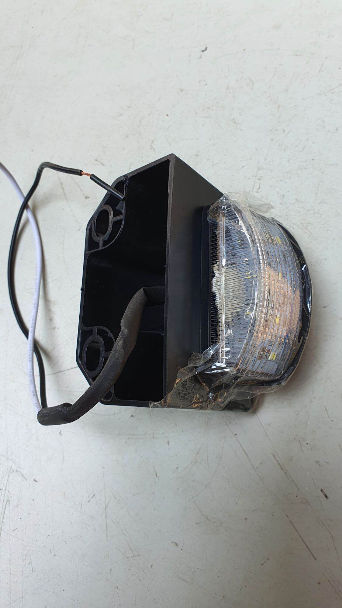 ĐÈN LED NHỰA SOI BIỂN SỐ Ô TÔ
