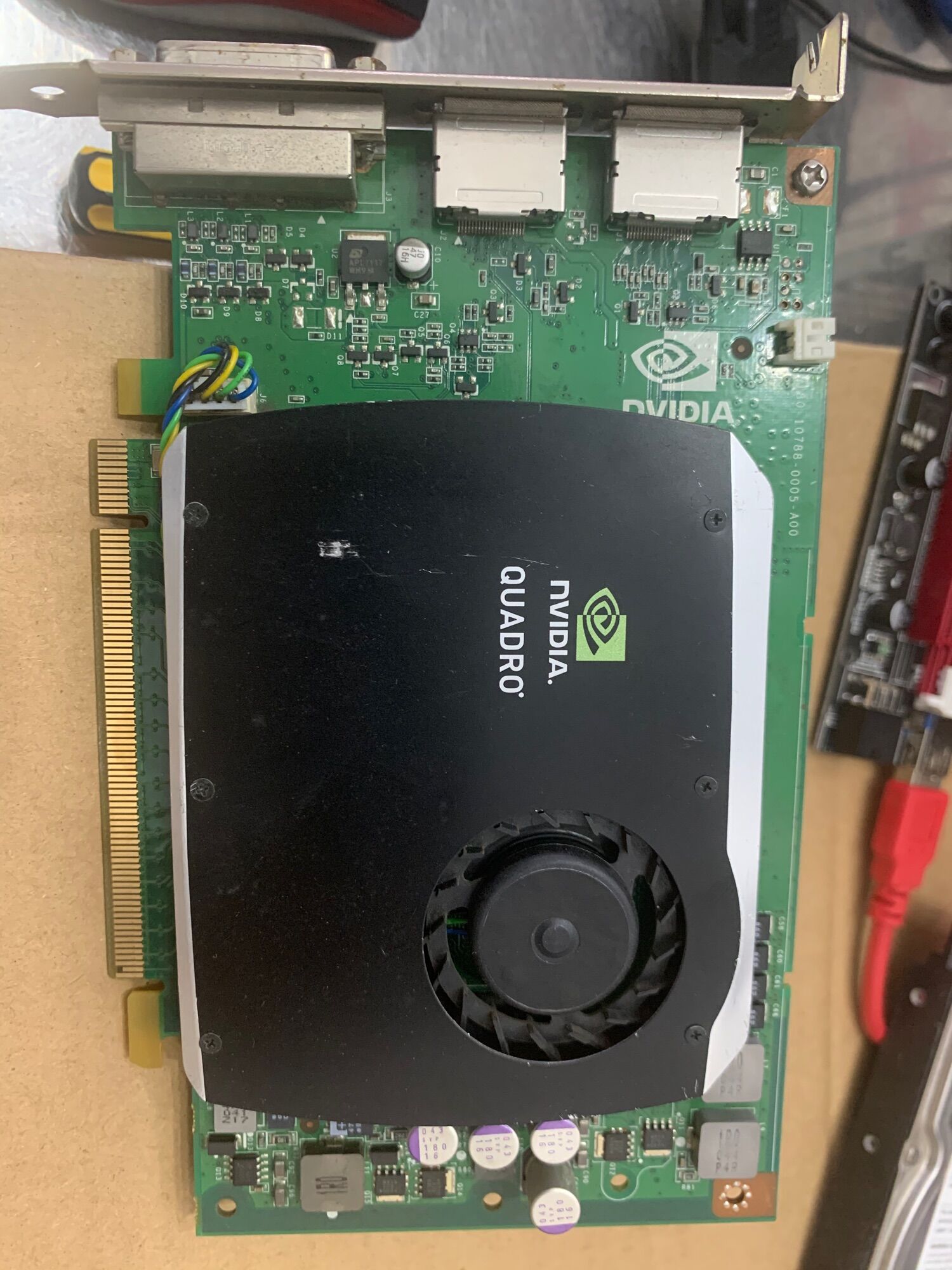 Quadro fx580 512mb ram3 128bit