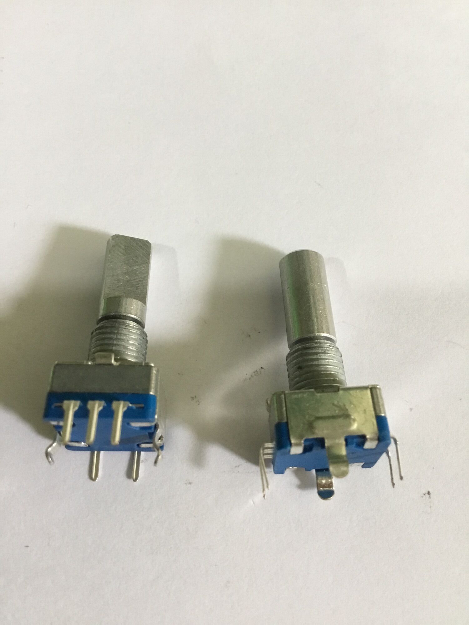 1 CHIẾC VOLUME VÔ CẤP CÁN DÀI 20mm