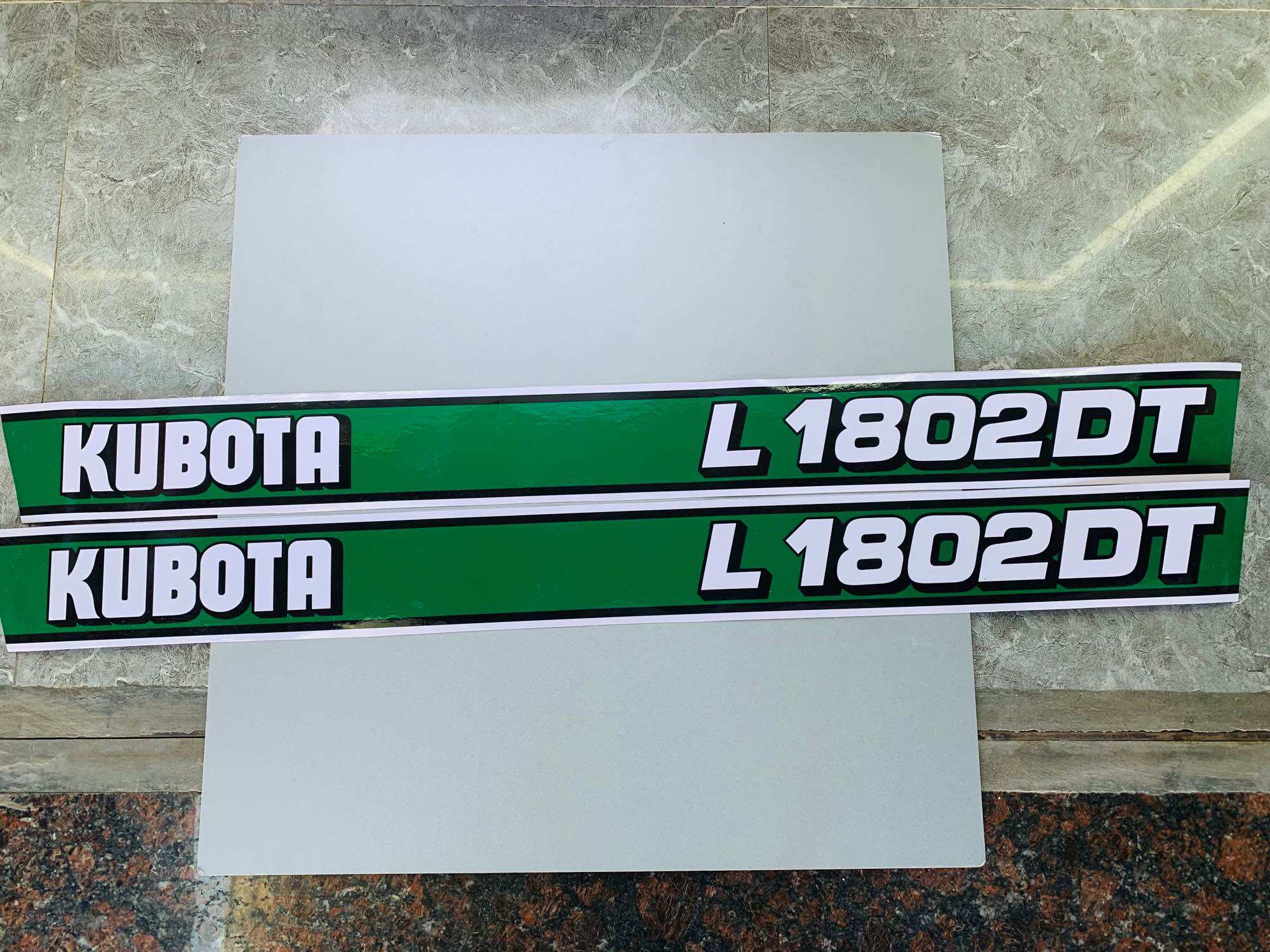 Tem KUBOTA L1802DT giành cho máy cày