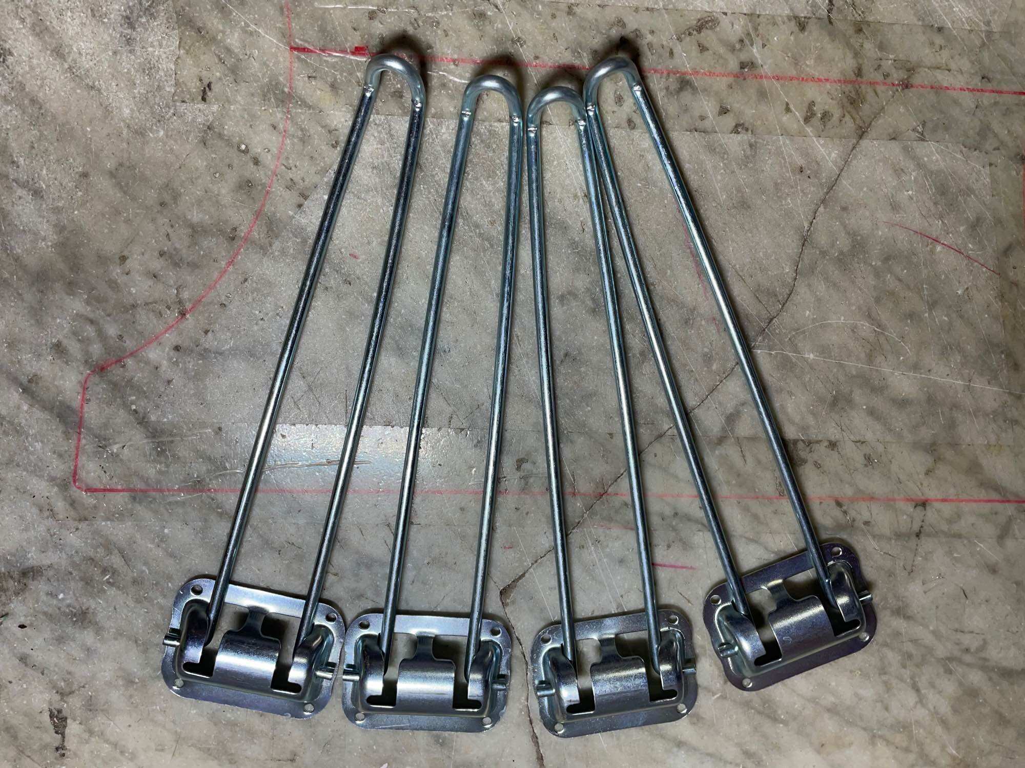BỘ 4 CHÂN BÀN XẾP SẮT XI 28 CM KÈM VÍT