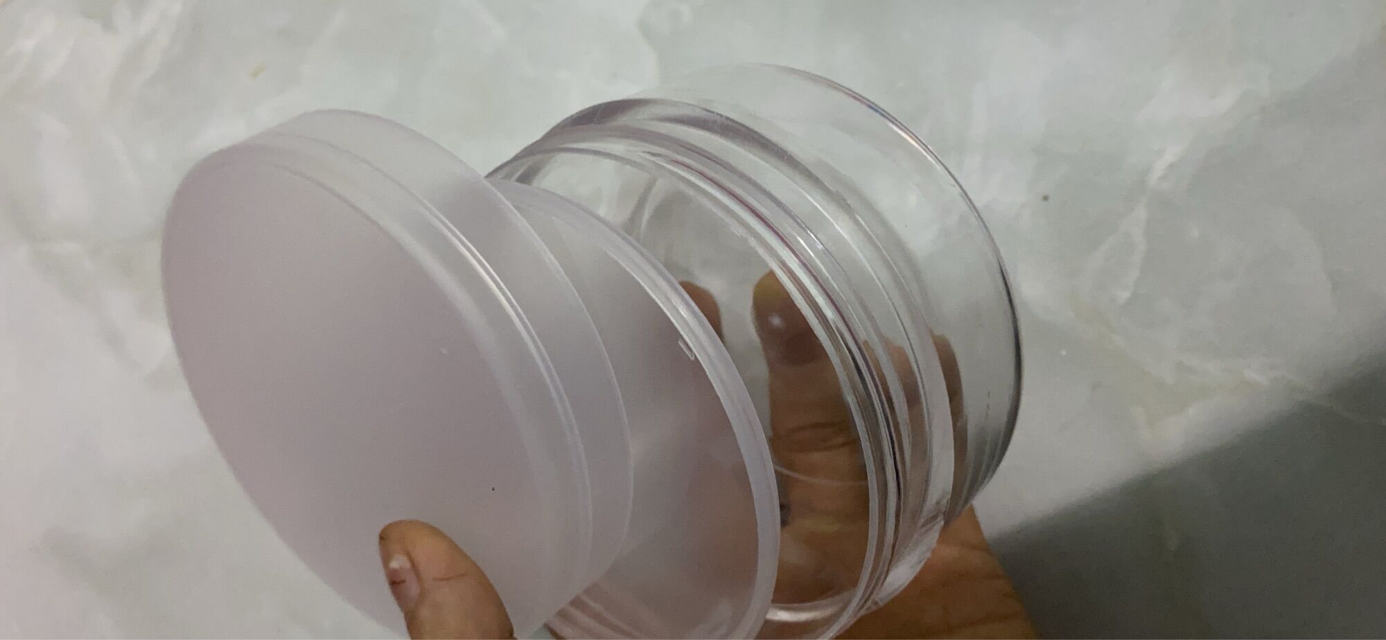 hủ kiếng 180g màu trắng (có nắp lót)
