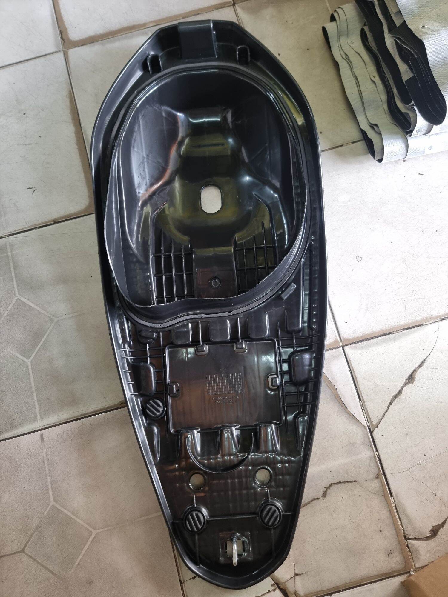 Đế nhựa yên xe Honda Vision K44, Vision 2015 - 2019