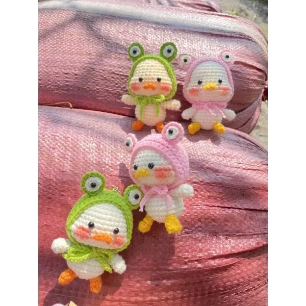 Móc khóa bé vịt đội mũ ếch handmade xinh xắn TL29