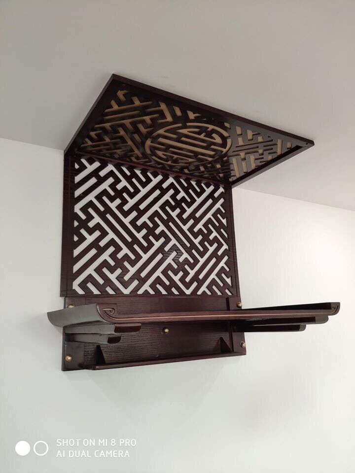Bàn thờ gỗ sồi 81cm kèm chắn khói Bàn thờ: 48x81cm Chắn khói 41x41cm Giá xưởng Gỗ sồi.