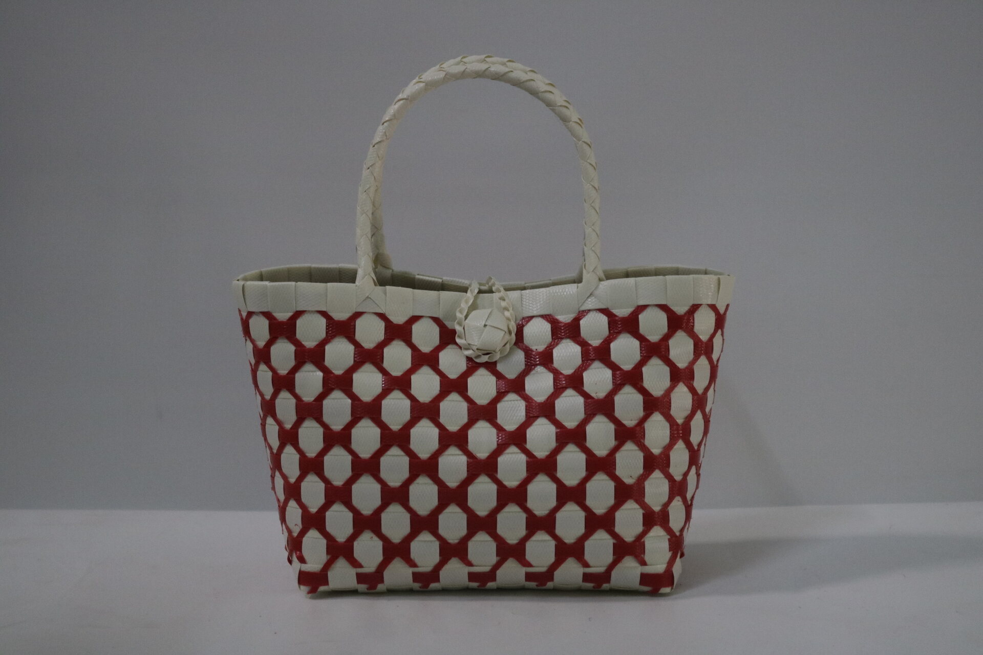 giỏ đan tay lưới size 26 x 13 x 23 cm
